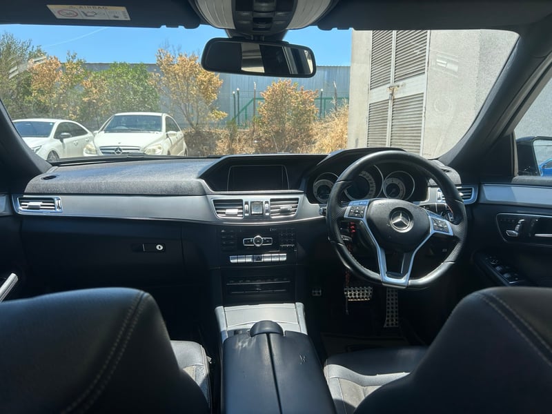 Mercedes-Benz E 220 — 7