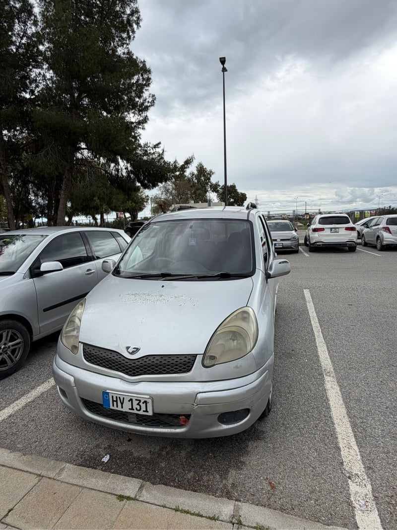 Toyota Funcargo — 2