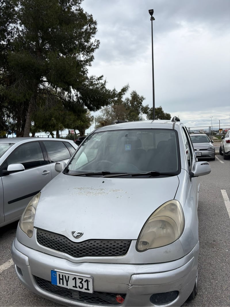 Toyota Funcargo — 4