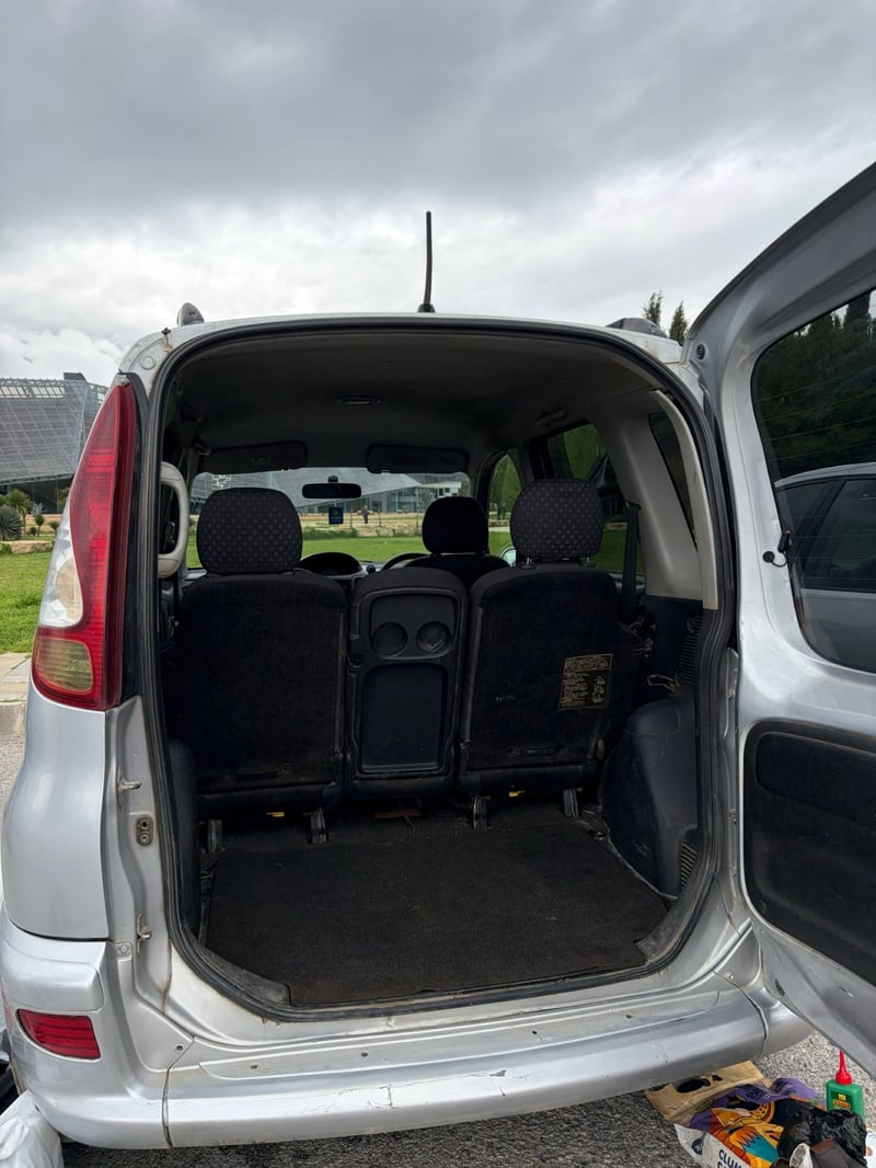 Toyota Funcargo — 7