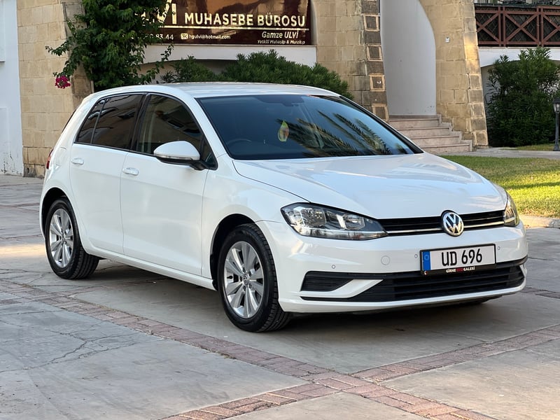 Volkswagen Golf — 2