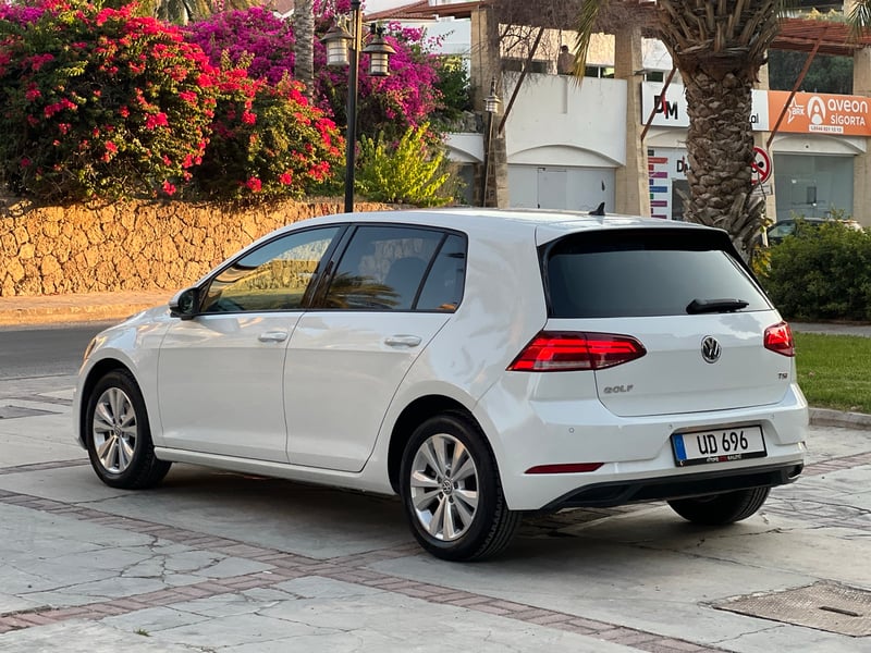 Volkswagen Golf — 5