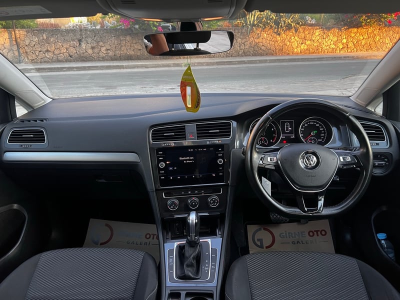 Volkswagen Golf — 8