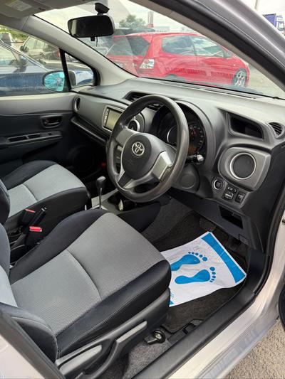 Toyota Vitz — 6