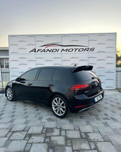 Volkswagen Golf — 5