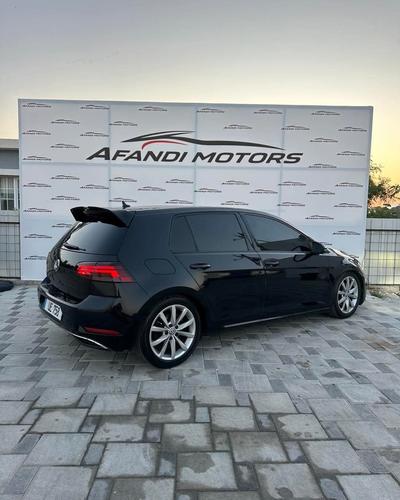 Volkswagen Golf — 6