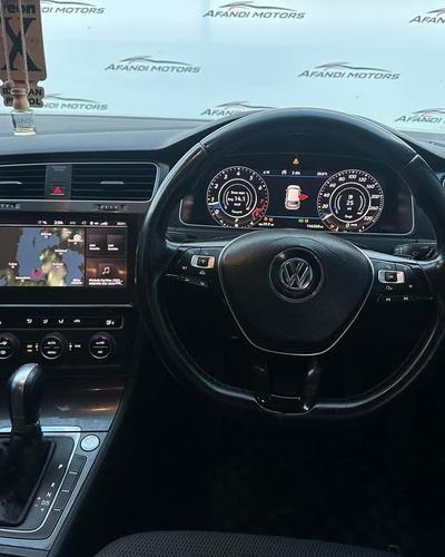 Volkswagen Golf — 8