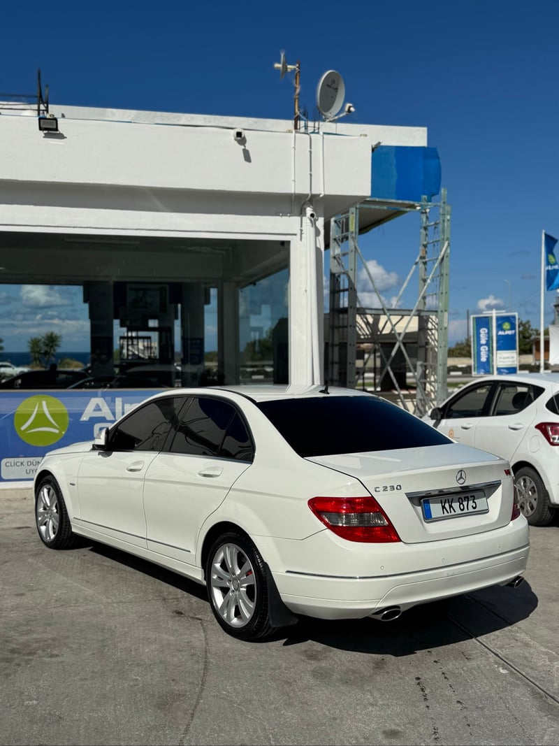 Mercedes-Benz C 230 — 4