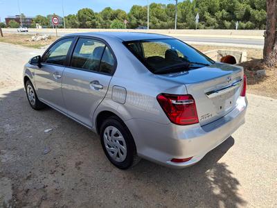 Toyota Corolla Axio — 4