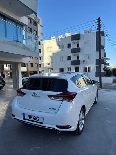 Toyota Auris  — 3