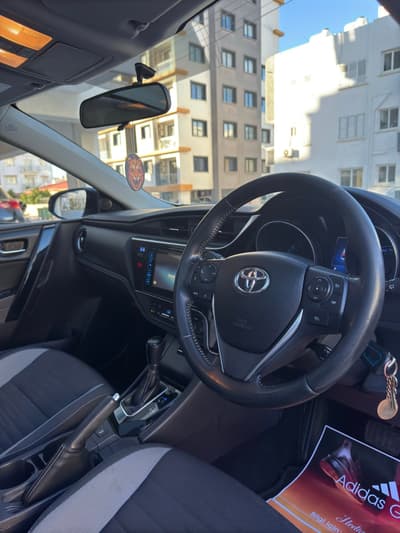 Toyota Auris  — 8