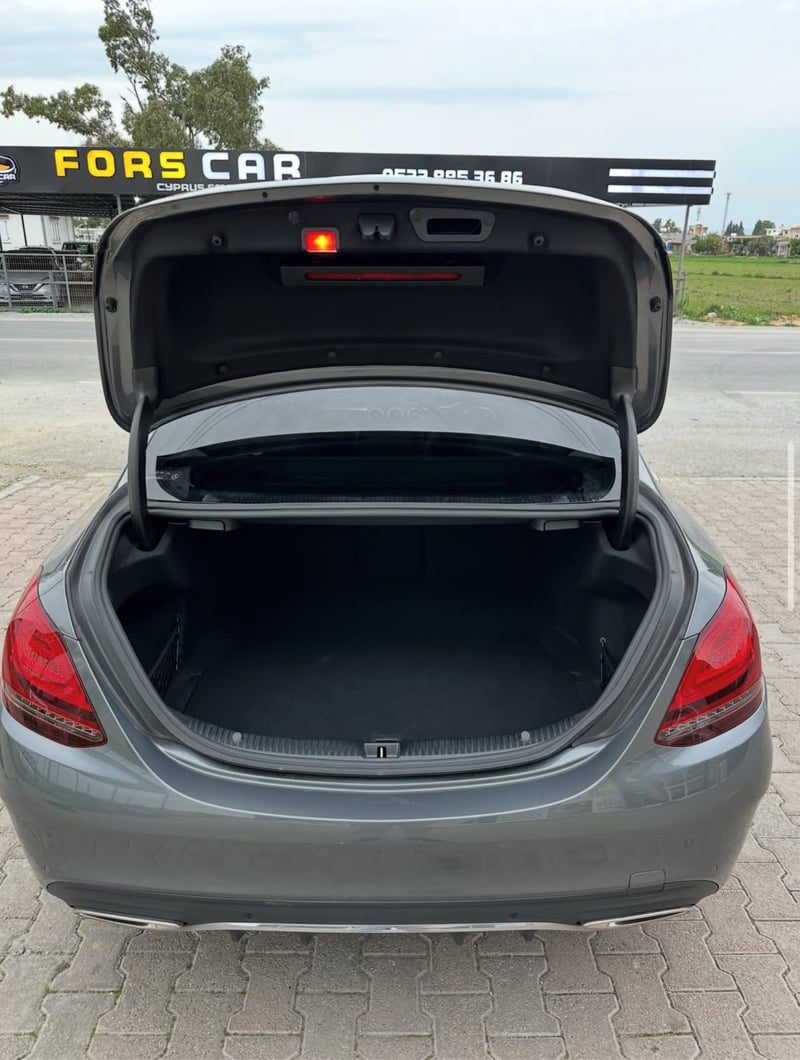 Mercedes-Benz C 200 — 4