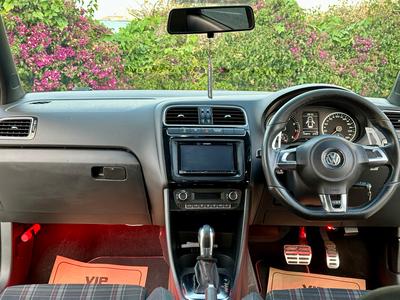 Volkswagen Polo — 9