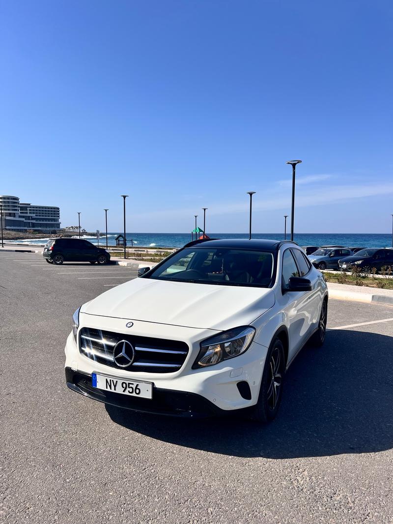 Mercedes-Benz GLA 180 — 1/7