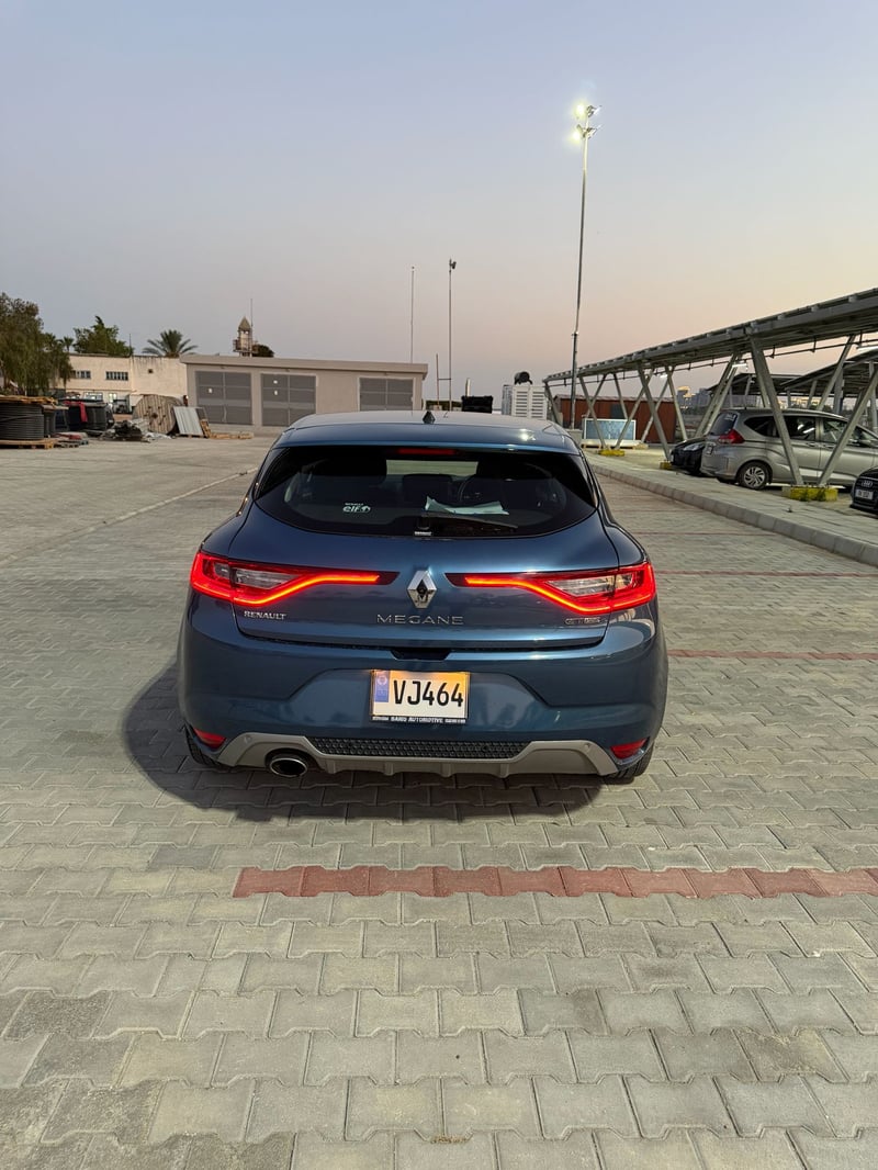 Renault Megane — 3