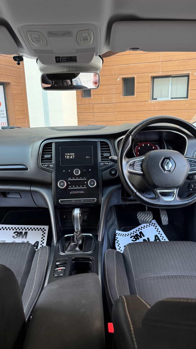 Renault Megane — 8