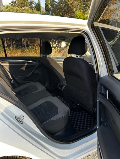 Volkswagen Golf — 5