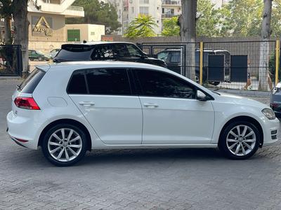 Volkswagen Golf — 7