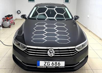 Volkswagen Passat — 1