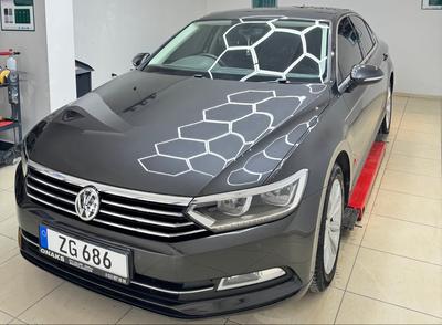 Volkswagen Passat — 2