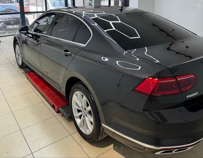 Volkswagen Passat — 6