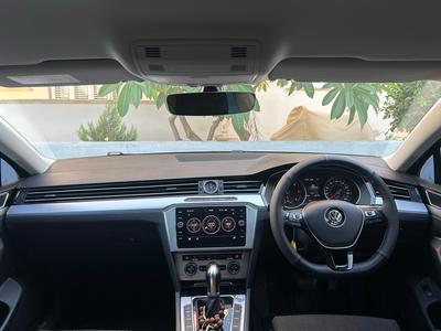 Volkswagen Passat — 7