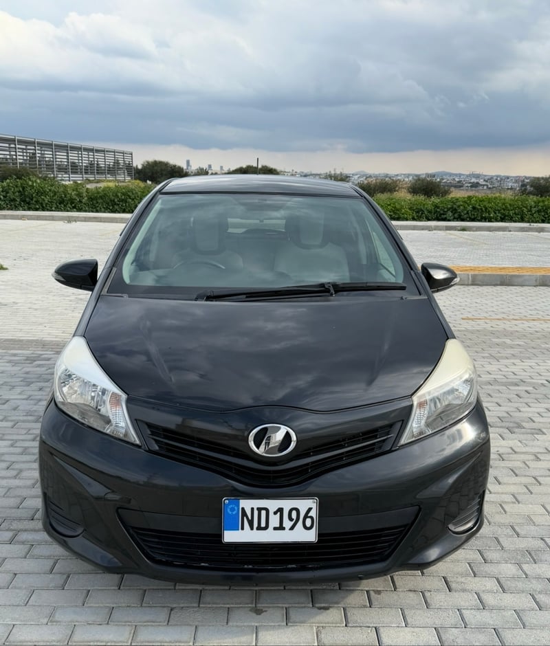 Toyota Vitz — 1