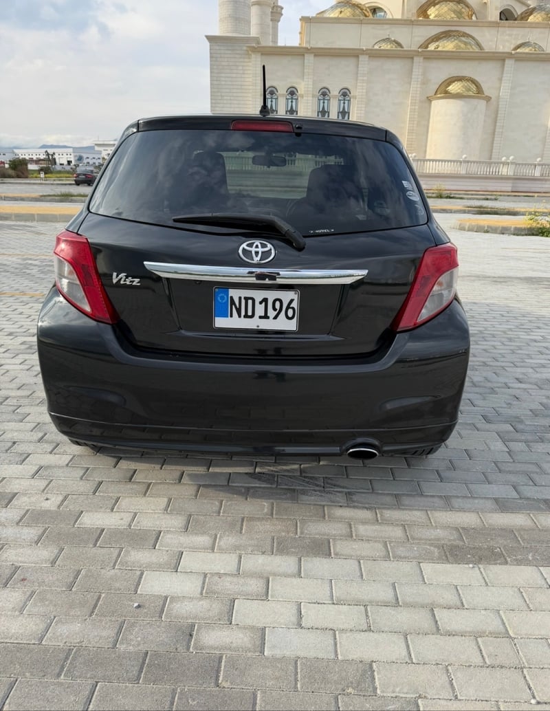 Toyota Vitz — 4