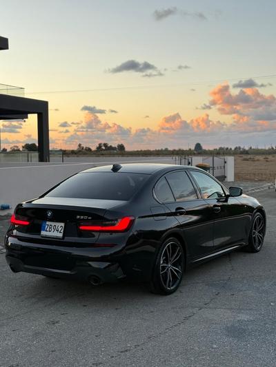 BMW 330e — 2