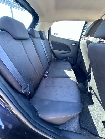 Mazda Demio — 7
