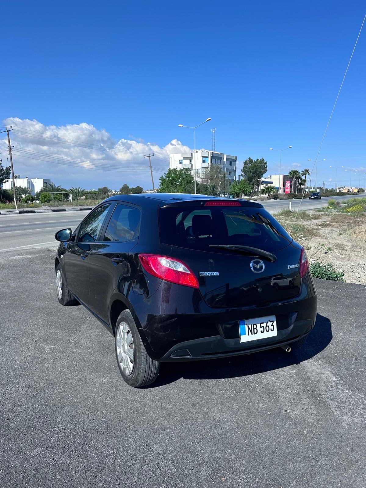 2012 Mazda Demio 9