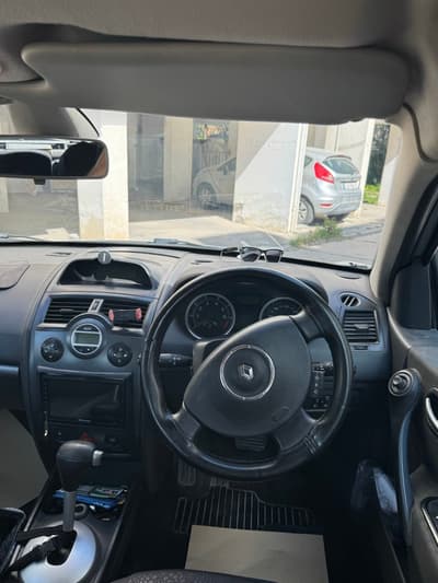 Renault Megane — 6