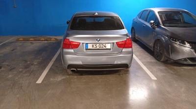 BMW 320i — 2