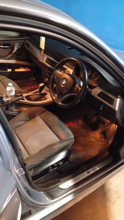 BMW 320i — 5