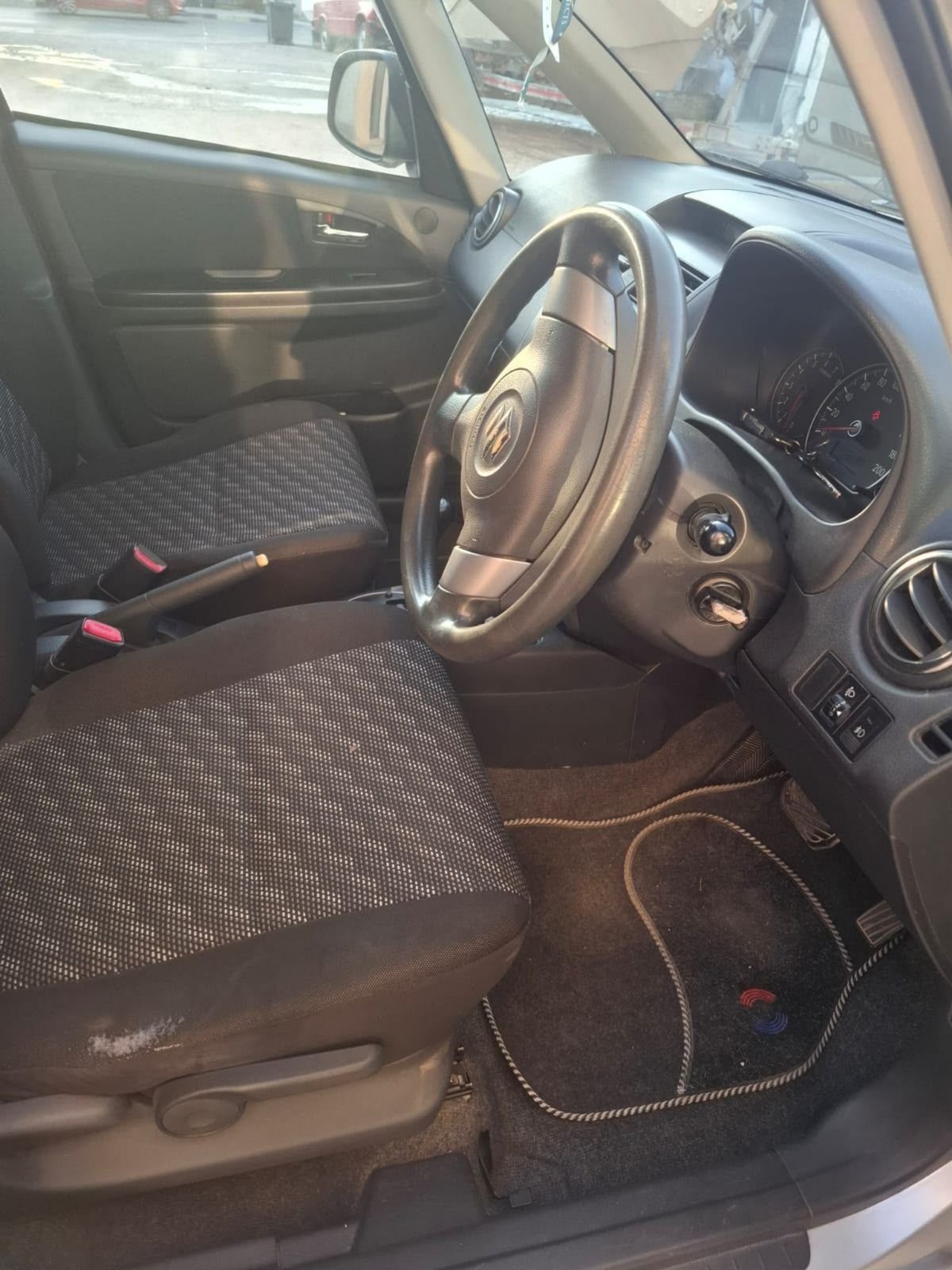 2009 Suzuki SX4 6