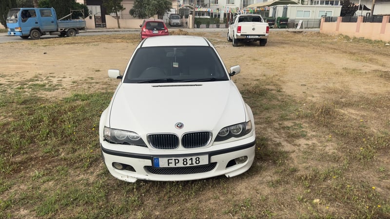 BMW 318i — 2