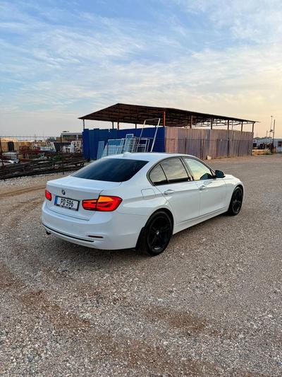 BMW 318i  — 2