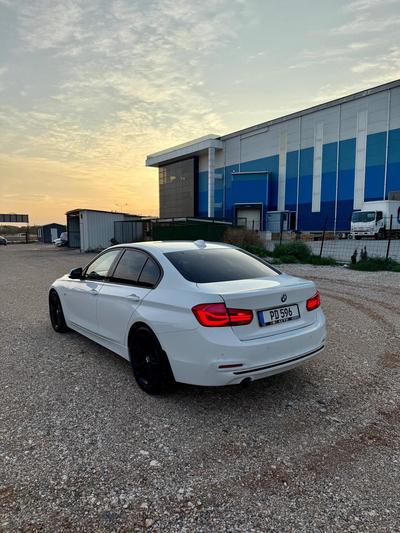 BMW 318i  — 6