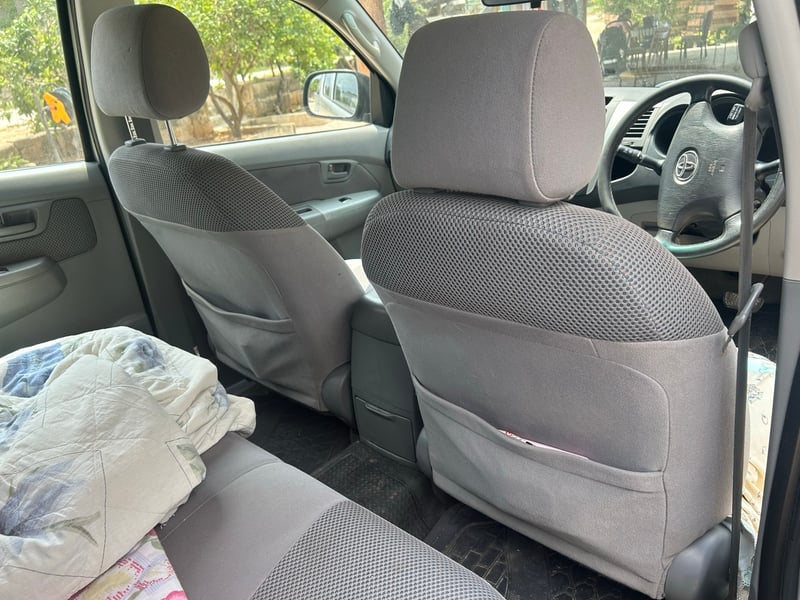Toyota Hilux — 5
