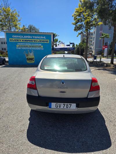 Renault Megane — 3