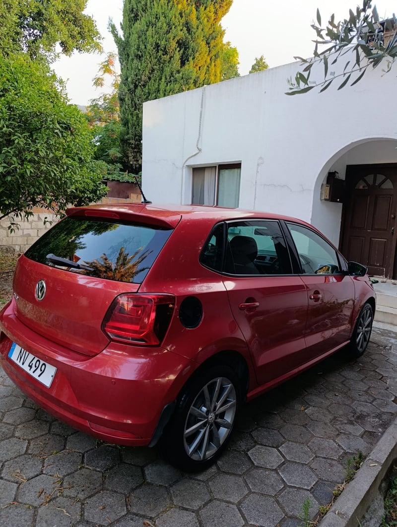 Volkswagen Polo — 1