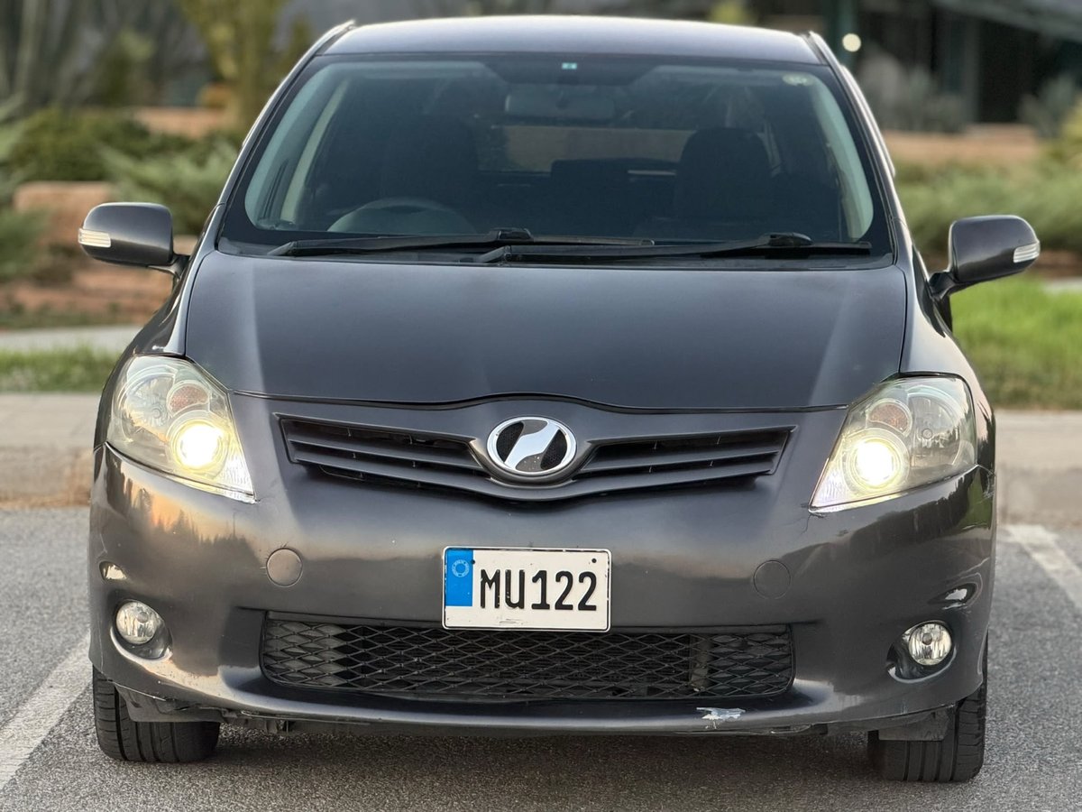 2012 Toyota Auris 2