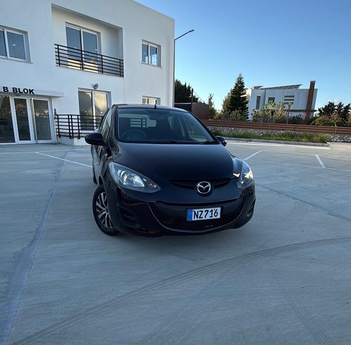2012 Mazda Demio 7