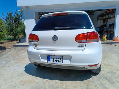 Volkswagen Golf — 3