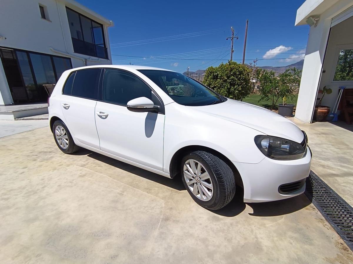 2012 Volkswagen Golf 4