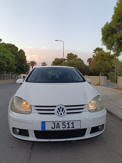 Volkswagen Golf — 3