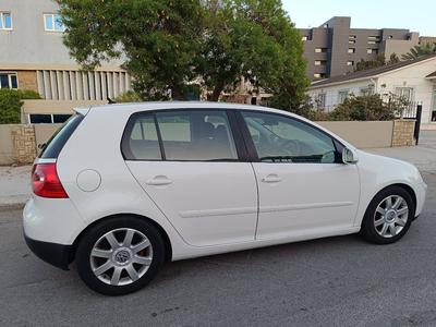 Volkswagen Golf — 5