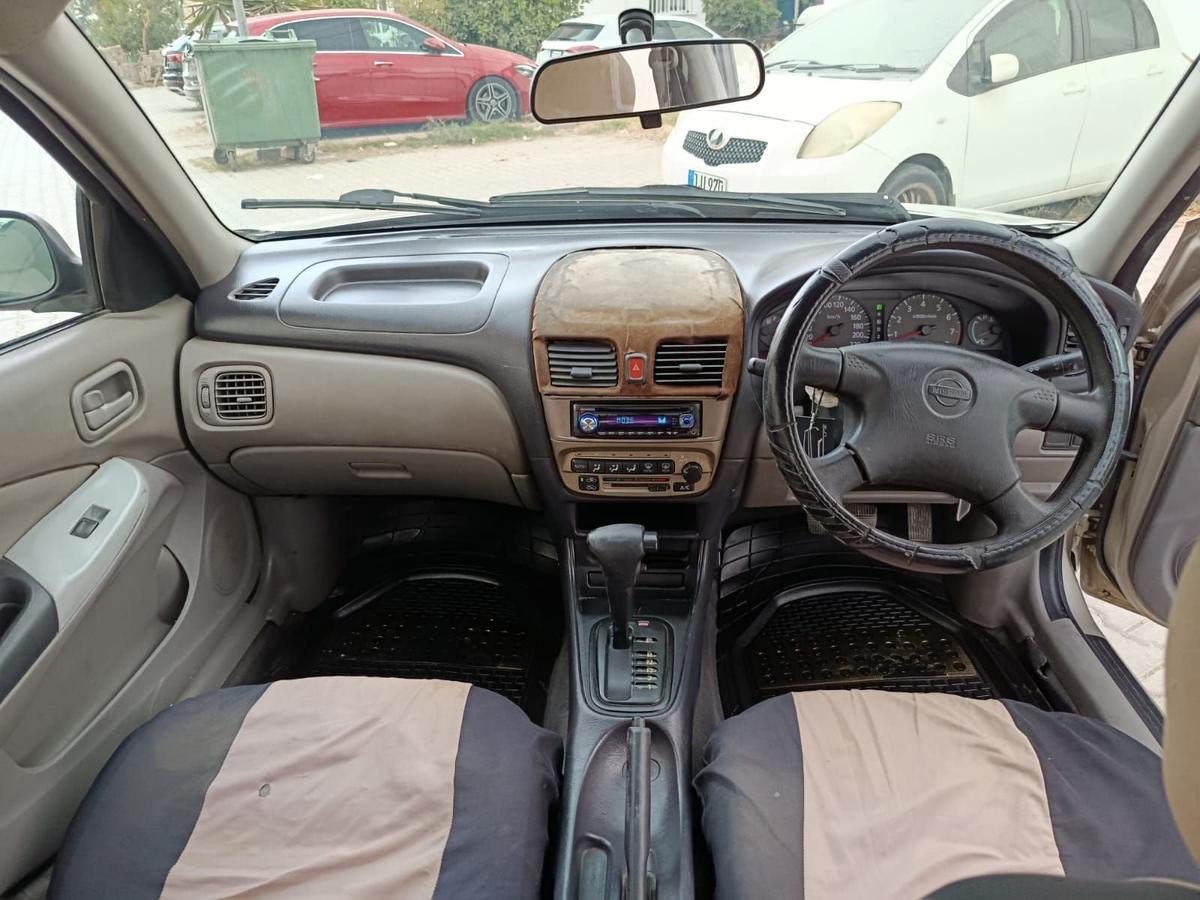 2003 Nissan Sunny 8