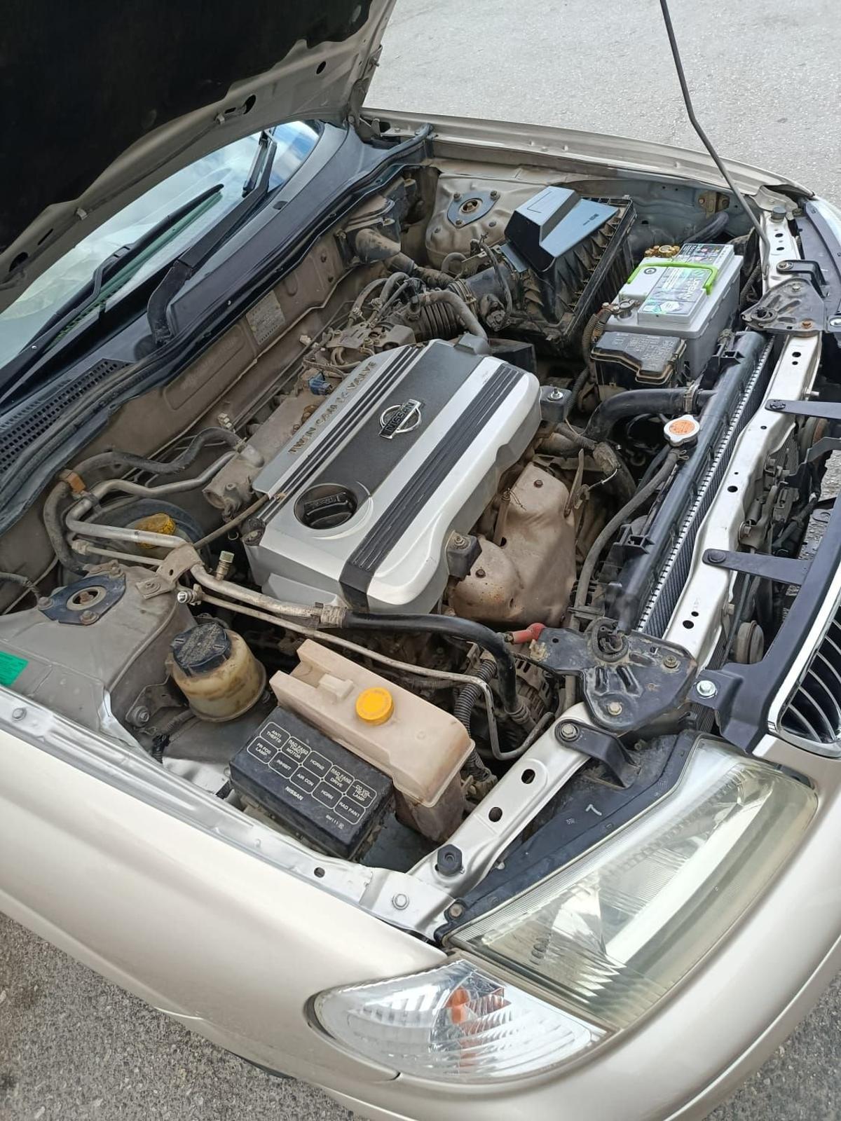 2003 Nissan Sunny 9