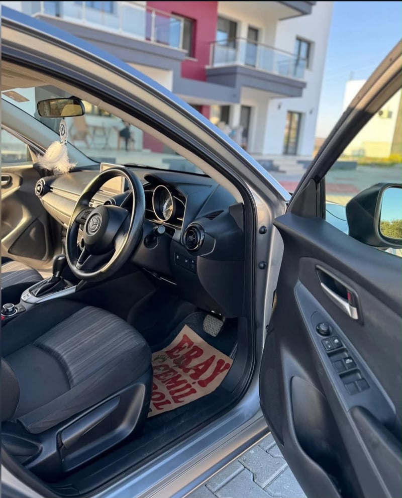 Mazda Demio — 7